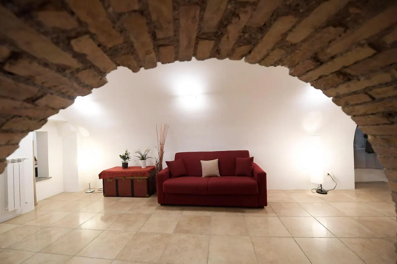 Easy Holidays - In Selci Colosseo Italy