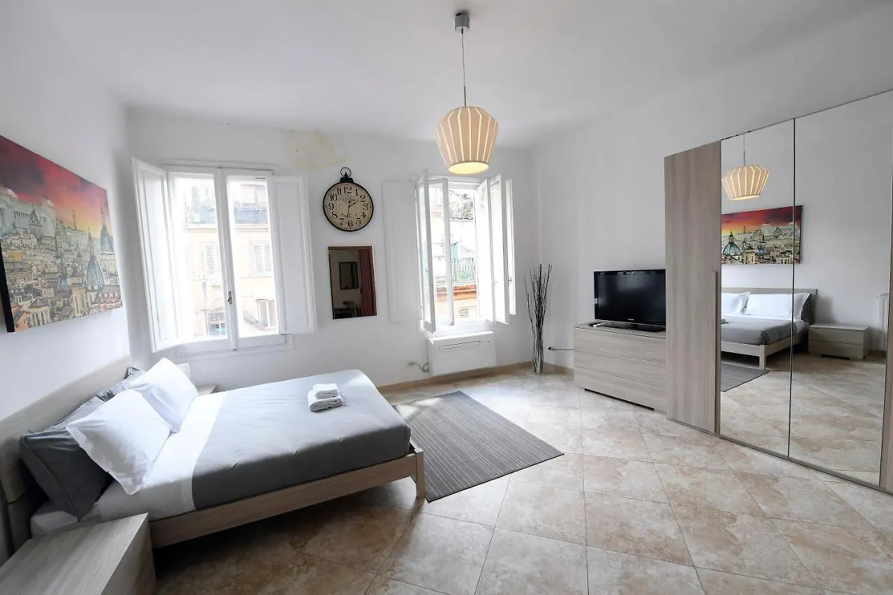 Easy Holidays - In Selci Colosseo Italy